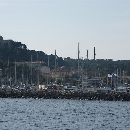 Auberge Des Glycines Porquerolles Exteriér fotografie